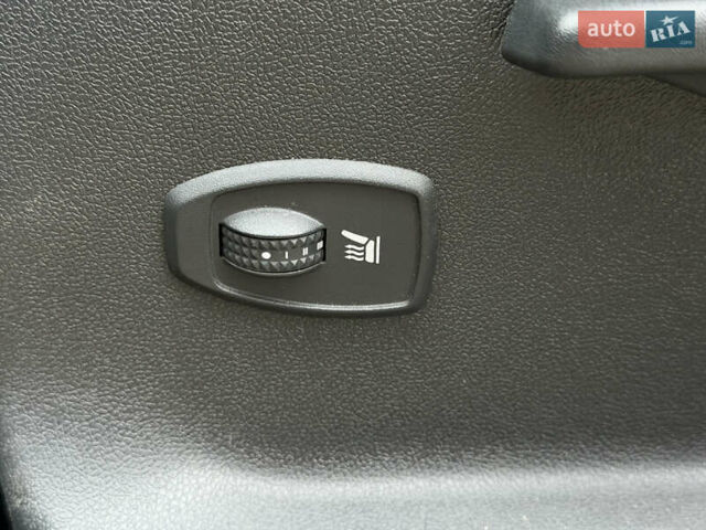 Чорний Рено Сценік, об'ємом двигуна 1.6 л та пробігом 179 тис. км за 6999 $, фото 16 на Automoto.ua