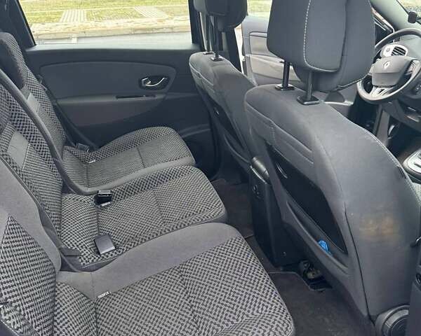 Чорний Рено Сценік, об'ємом двигуна 1.5 л та пробігом 242 тис. км за 8900 $, фото 6 на Automoto.ua