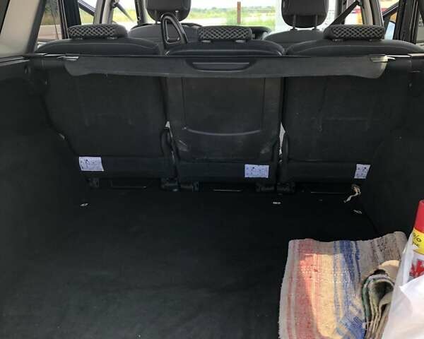 Рено Сценік 2011 у Коломые на Automoto.ua Чорний Рено Сценік, об'ємом двигуна 1.5 л та пробігом 158 тис. км за 5500 $, фото 12 на Automoto.ua