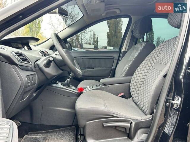 Черный Рено Сценик, объемом двигателя 1.5 л и пробегом 215 тыс. км за 7400 $, фото 12 на Automoto.ua