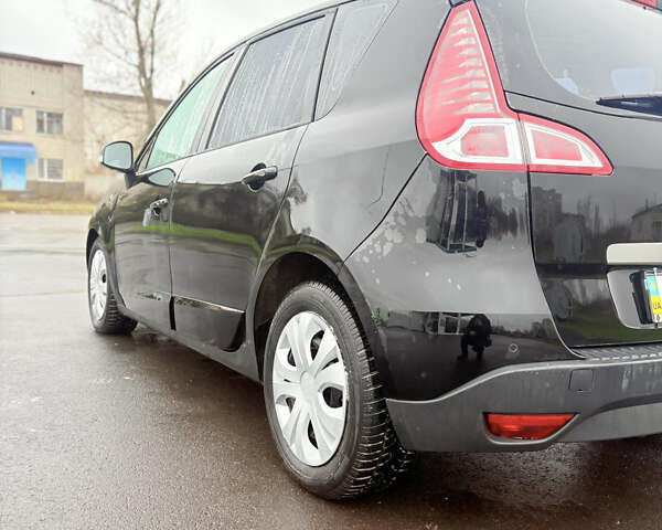 Черный Рено Сценик, объемом двигателя 2 л и пробегом 294 тыс. км за 6800 $, фото 9 на Automoto.ua