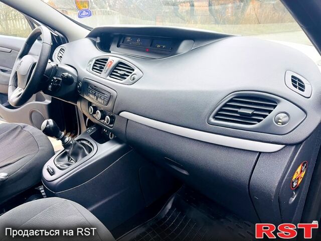 Рено Сценик 2011 в Полтаве на Automoto.ua Черный Рено Сценик, объемом двигателя 1.5 л и пробегом 270 тыс. км за 6000 $, фото 6 на Automoto.ua
