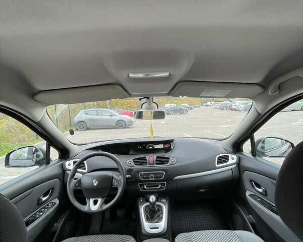 Рено Сценік 2011 у Луцьку на Automoto.ua Чорний Рено Сценік, об'ємом двигуна 1.5 л та пробігом 230 тис. км за 6950 $, фото 9 на Automoto.ua