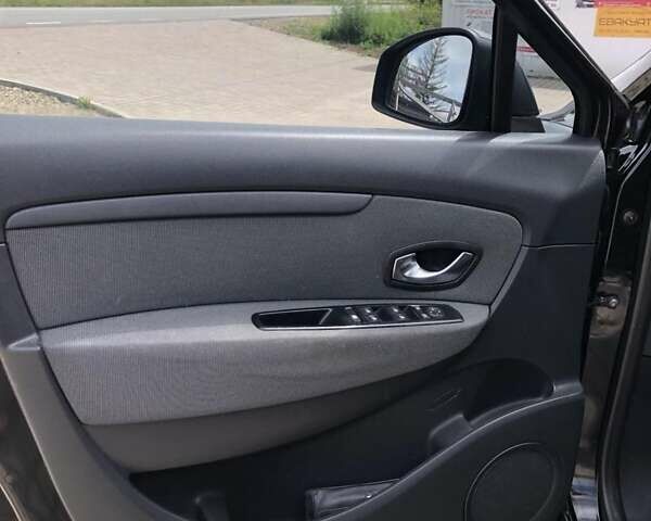 Рено Сценік 2011 у Коломые на Automoto.ua Чорний Рено Сценік, об'ємом двигуна 1.5 л та пробігом 158 тис. км за 5500 $, фото 6 на Automoto.ua