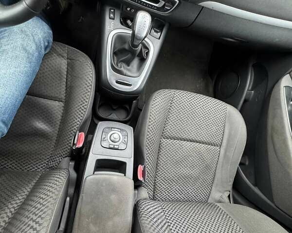 Чорний Рено Сценік, об'ємом двигуна 1.5 л та пробігом 242 тис. км за 8900 $, фото 8 на Automoto.ua