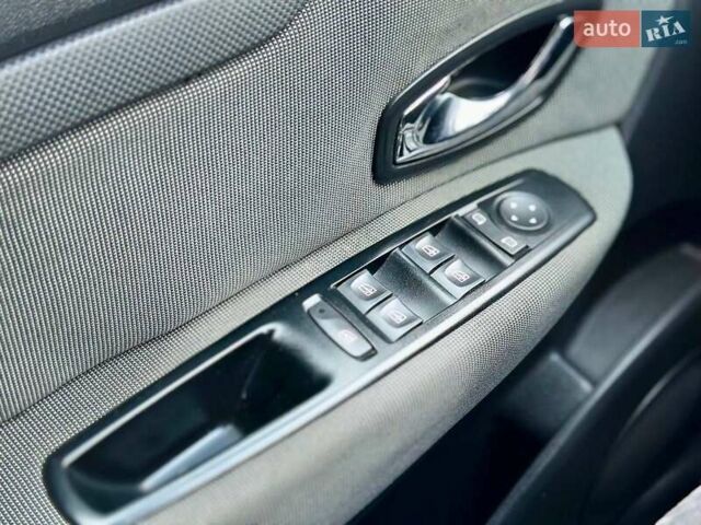 Черный Рено Сценик, объемом двигателя 1.5 л и пробегом 236 тыс. км за 7300 $, фото 30 на Automoto.ua