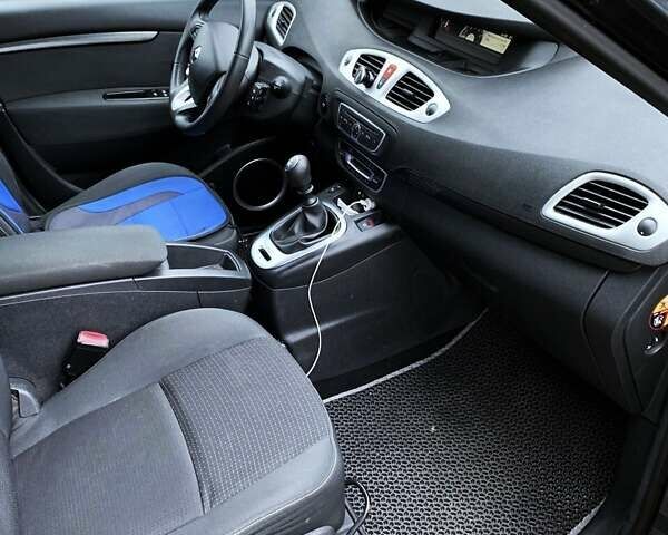 Чорний Рено Сценік, об'ємом двигуна 1.5 л та пробігом 180 тис. км за 7805 $, фото 9 на Automoto.ua