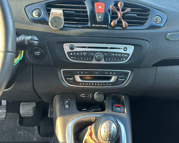 Черный Рено Сценик, объемом двигателя 1.4 л и пробегом 159 тыс. км за 6800 $, фото 20 на Automoto.ua