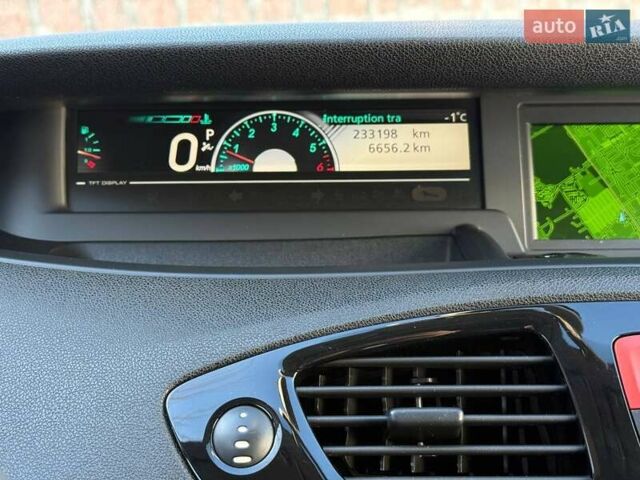 Чорний Рено Сценік, об'ємом двигуна 1.5 л та пробігом 233 тис. км за 7700 $, фото 13 на Automoto.ua