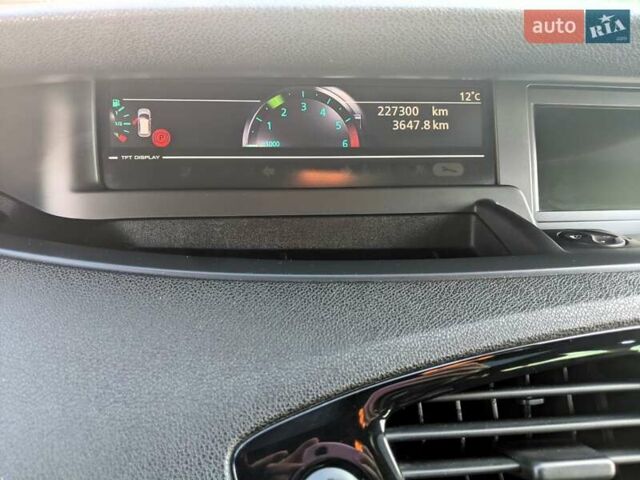 Черный Рено Сценик, объемом двигателя 1.6 л и пробегом 227 тыс. км за 9500 $, фото 7 на Automoto.ua