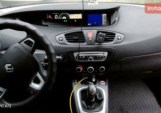 Черный Рено Сценик, объемом двигателя 1.46 л и пробегом 263 тыс. км за 7400 $, фото 3 на Automoto.ua