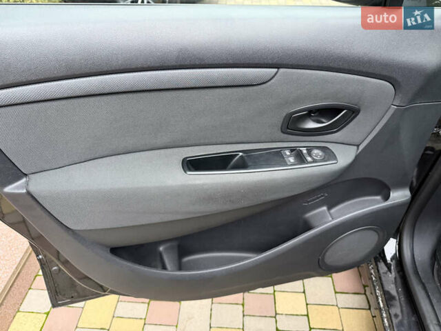 Чорний Рено Сценік, об'ємом двигуна 1.6 л та пробігом 179 тис. км за 6999 $, фото 17 на Automoto.ua