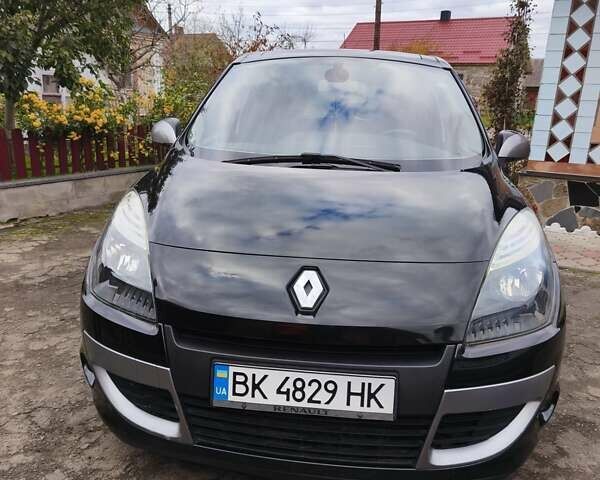 Рено Сценік 2011 у Костополе на Automoto.ua Чорний Рено Сценік, об'ємом двигуна 1.46 л та пробігом 212 тис. км за 7500 $, фото 6 на Automoto.ua