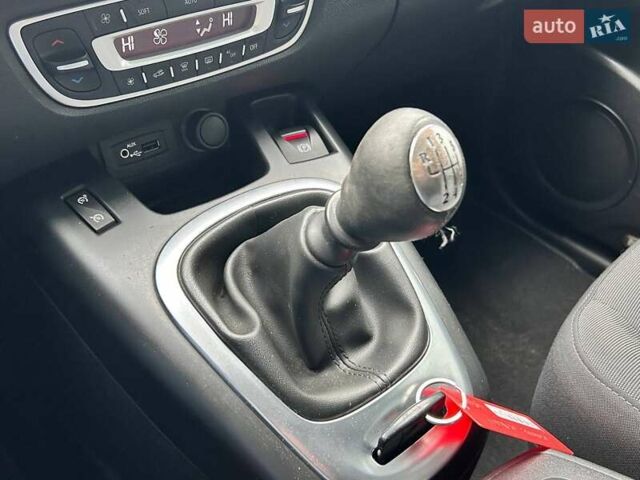 Черный Рено Сценик, объемом двигателя 1.5 л и пробегом 215 тыс. км за 7400 $, фото 19 на Automoto.ua