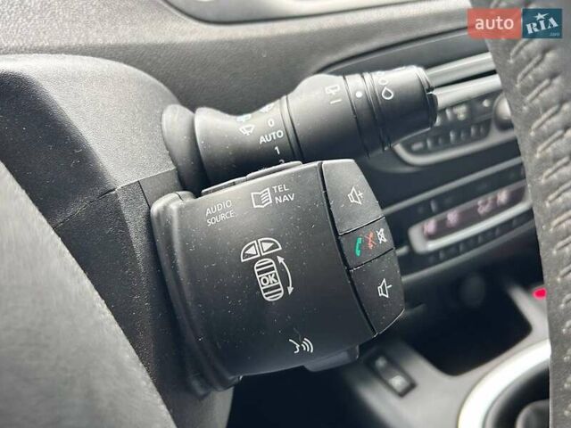 Черный Рено Сценик, объемом двигателя 1.5 л и пробегом 215 тыс. км за 7400 $, фото 23 на Automoto.ua