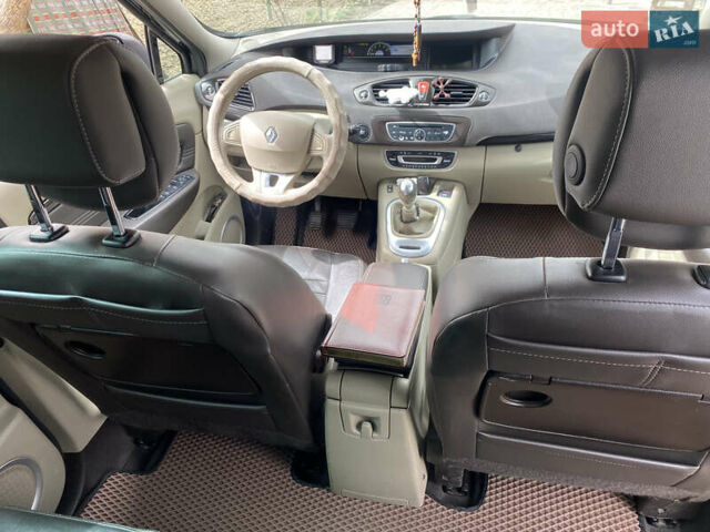 Черный Рено Сценик, объемом двигателя 1.6 л и пробегом 210 тыс. км за 7900 $, фото 3 на Automoto.ua
