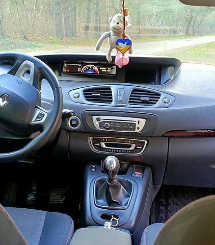 Черный Рено Сценик, объемом двигателя 1.5 л и пробегом 232 тыс. км за 7200 $, фото 6 на Automoto.ua