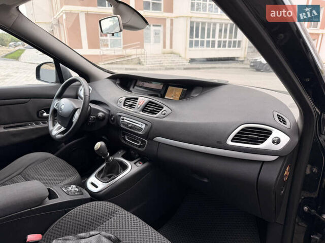 Черный Рено Сценик, объемом двигателя 1.5 л и пробегом 325 тыс. км за 5700 $, фото 17 на Automoto.ua