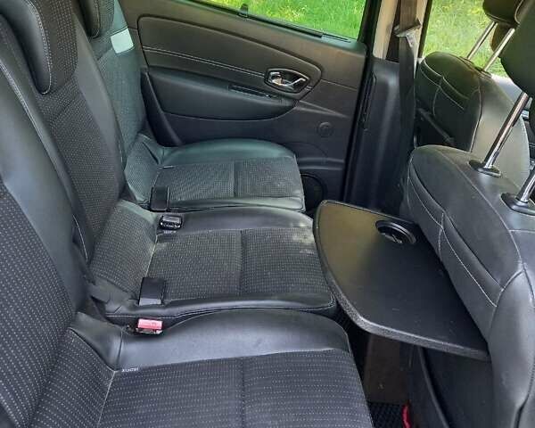 Чорний Рено Сценік, об'ємом двигуна 1.46 л та пробігом 305 тис. км за 8100 $, фото 23 на Automoto.ua