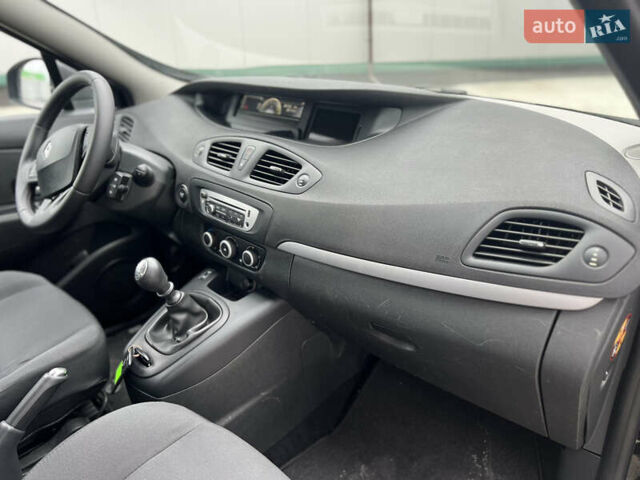 Рено Сценік 2012 у Вінниці на Automoto.ua Чорний Рено Сценік, об'ємом двигуна 1.6 л та пробігом 202 тис. км за 8700 $, фото 65 на Automoto.ua