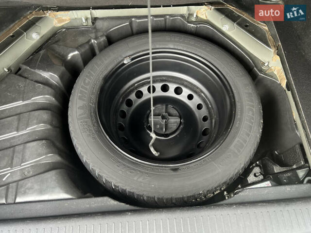 Рено Сценік 2012 у Вінниці на Automoto.ua Чорний Рено Сценік, об'ємом двигуна 1.6 л та пробігом 202 тис. км за 8700 $, фото 53 на Automoto.ua