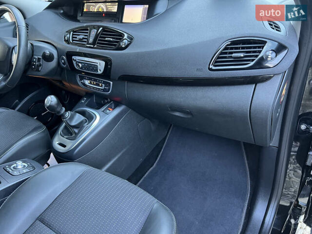 Чорний Рено Сценік, об'ємом двигуна 1.6 л та пробігом 213 тис. км за 8450 $, фото 29 на Automoto.ua