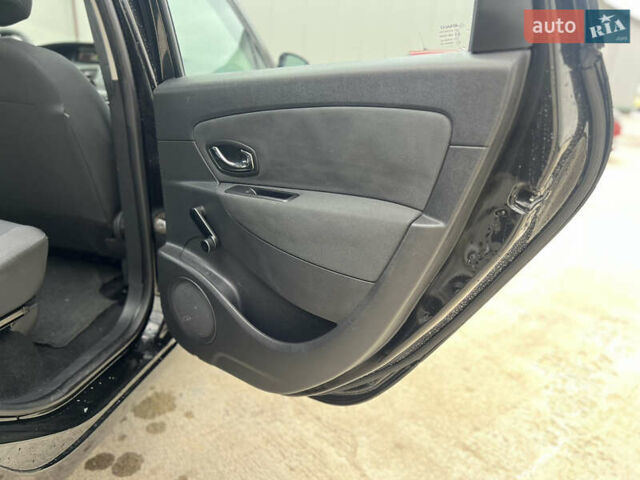 Рено Сценік 2012 у Вінниці на Automoto.ua Чорний Рено Сценік, об'ємом двигуна 1.6 л та пробігом 202 тис. км за 8700 $, фото 56 на Automoto.ua