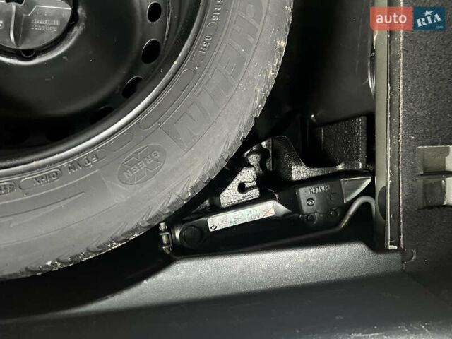 Черный Рено Сценик, объемом двигателя 1.6 л и пробегом 202 тыс. км за 8799 $, фото 44 на Automoto.ua