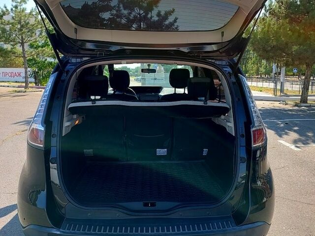 Черный Рено Сценик, объемом двигателя 1.5 л и пробегом 307 тыс. км за 7500 $, фото 7 на Automoto.ua