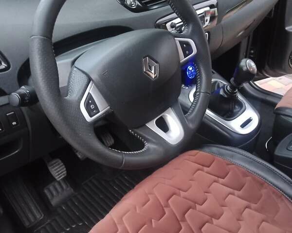 Черный Рено Сценик, объемом двигателя 1.6 л и пробегом 173 тыс. км за 9300 $, фото 9 на Automoto.ua