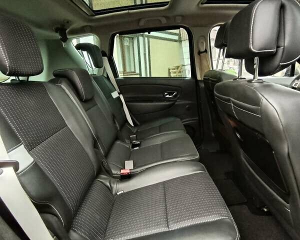 Черный Рено Сценик, объемом двигателя 1.6 л и пробегом 168 тыс. км за 9100 $, фото 31 на Automoto.ua