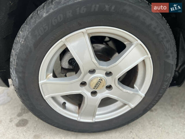 Рено Сценік 2012 у Вінниці на Automoto.ua Чорний Рено Сценік, об'ємом двигуна 1.6 л та пробігом 202 тис. км за 8700 $, фото 59 на Automoto.ua