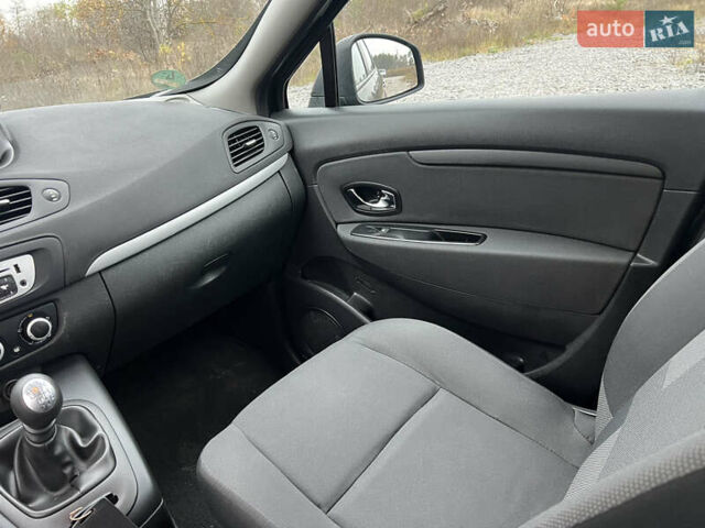 Черный Рено Сценик, объемом двигателя 1.6 л и пробегом 202 тыс. км за 8799 $, фото 38 на Automoto.ua