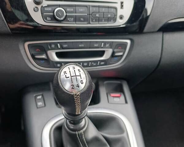 Черный Рено Сценик, объемом двигателя 1.6 л и пробегом 168 тыс. км за 9100 $, фото 40 на Automoto.ua