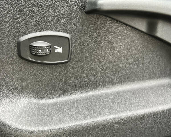 Рено Сценік 2012 у Вінниці на Automoto.ua Чорний Рено Сценік, об'ємом двигуна 1.6 л та пробігом 202 тис. км за 8700 $, фото 29 на Automoto.ua