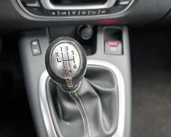 Черный Рено Сценик, объемом двигателя 1.6 л и пробегом 168 тыс. км за 9100 $, фото 39 на Automoto.ua