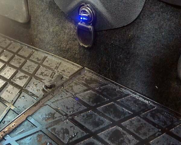 Черный Рено Сценик, объемом двигателя 1.5 л и пробегом 254 тыс. км за 8500 $, фото 26 на Automoto.ua