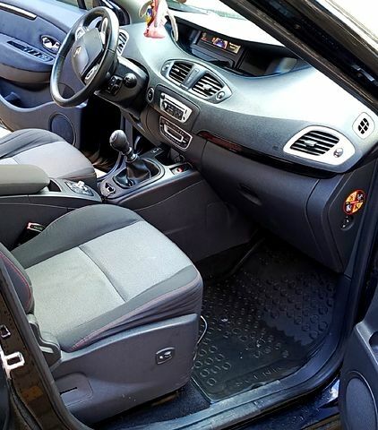 Черный Рено Сценик, объемом двигателя 1.5 л и пробегом 232 тыс. км за 7200 $, фото 2 на Automoto.ua