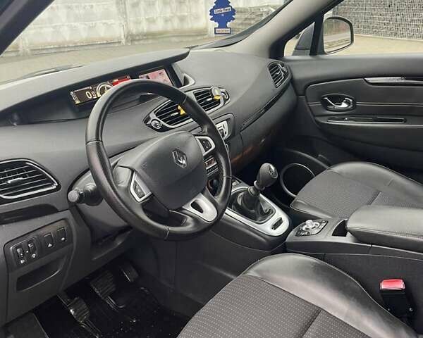 Черный Рено Сценик, объемом двигателя 1.5 л и пробегом 242 тыс. км за 7800 $, фото 11 на Automoto.ua