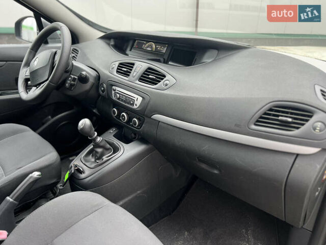 Рено Сценік 2012 у Вінниці на Automoto.ua Чорний Рено Сценік, об'ємом двигуна 1.6 л та пробігом 202 тис. км за 8700 $, фото 66 на Automoto.ua