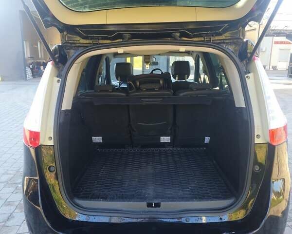 Черный Рено Сценик, объемом двигателя 1.5 л и пробегом 254 тыс. км за 8500 $, фото 5 на Automoto.ua