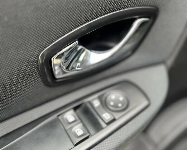 Рено Сценік 2012 у Вінниці на Automoto.ua Чорний Рено Сценік, об'ємом двигуна 1.6 л та пробігом 202 тис. км за 8700 $, фото 27 на Automoto.ua