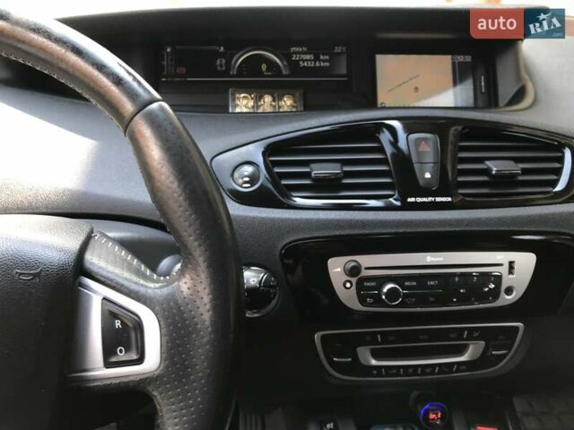 Рено Сценик 2012 в Ивано-Франковске на Automoto.ua Черный Рено Сценик, объемом двигателя 1.6 л и пробегом 280 тыс. км за 8650 $, фото 13 на Automoto.ua