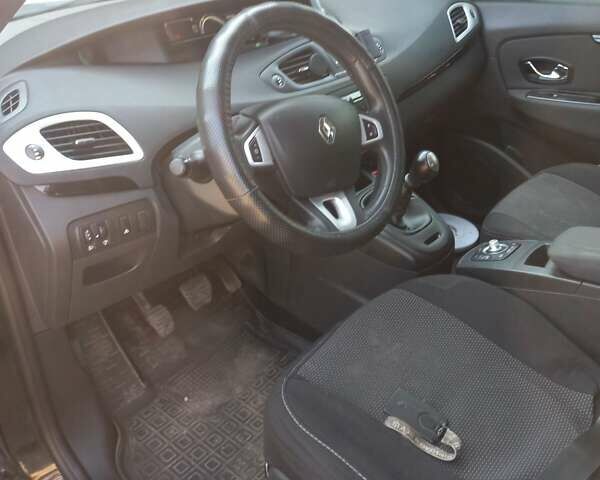 Рено Сценик 2012 в Житомире на Automoto.ua Черный Рено Сценик, объемом двигателя 1.5 л и пробегом 320 тыс. км за 6850 $, фото 4 на Automoto.ua