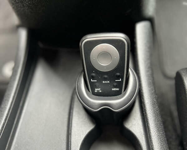 Рено Сценік 2012 у Вінниці на Automoto.ua Чорний Рено Сценік, об'ємом двигуна 1.6 л та пробігом 202 тис. км за 8700 $, фото 36 на Automoto.ua