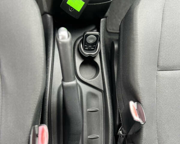 Рено Сценік 2012 у Вінниці на Automoto.ua Чорний Рено Сценік, об'ємом двигуна 1.6 л та пробігом 202 тис. км за 8700 $, фото 35 на Automoto.ua