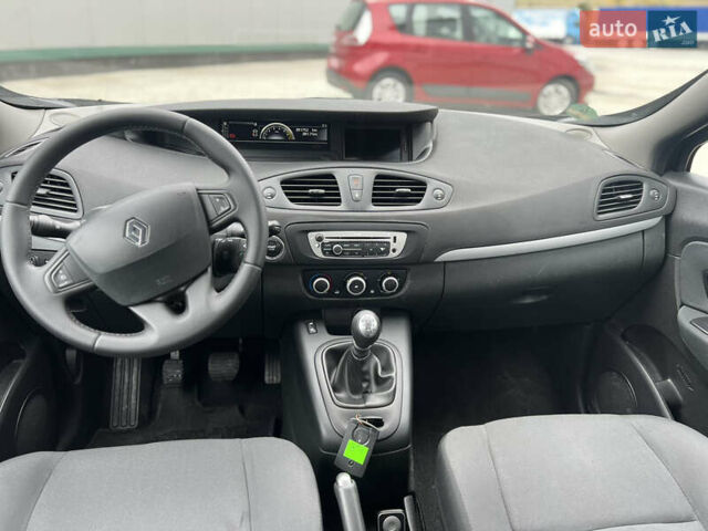 Рено Сценік 2012 у Вінниці на Automoto.ua Чорний Рено Сценік, об'ємом двигуна 1.6 л та пробігом 202 тис. км за 8700 $, фото 47 на Automoto.ua