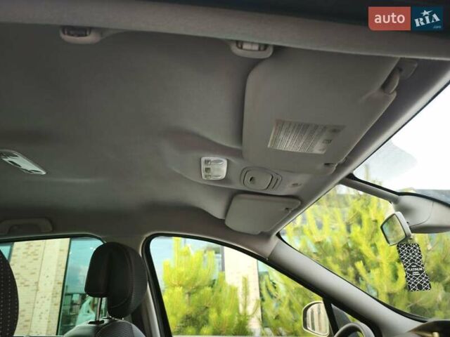 Черный Рено Сценик, объемом двигателя 1.5 л и пробегом 212 тыс. км за 8500 $, фото 40 на Automoto.ua