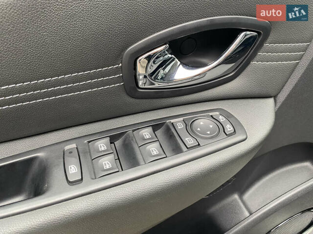Рено Сценик 2012 в Виннице на Automoto.ua Черный Рено Сценик, объемом двигателя 1.5 л и пробегом 265 тыс. км за 8700 $, фото 18 на Automoto.ua