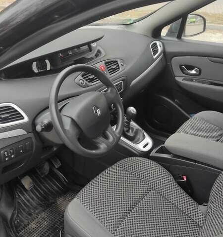 Чорний Рено Сценік, об'ємом двигуна 1.5 л та пробігом 119 тис. км за 7777 $, фото 2 на Automoto.ua